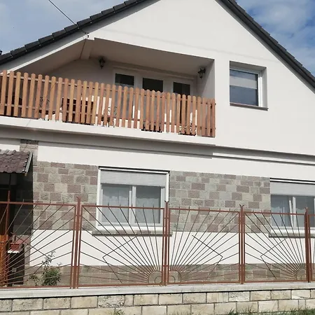 Sziget Gyoengye Vendeghaz Gæstehus Tahitófalu