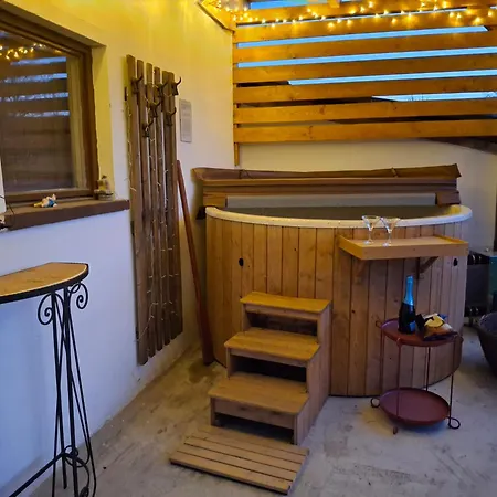 Sziget Gyoengye Vendeghaz Maison d'hôtes *